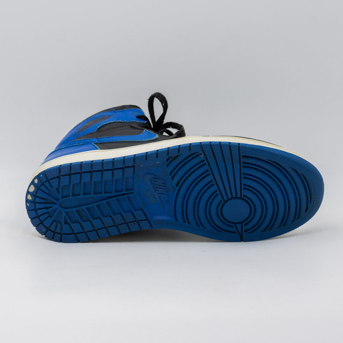 Air Jordan 1 Retro High Royal