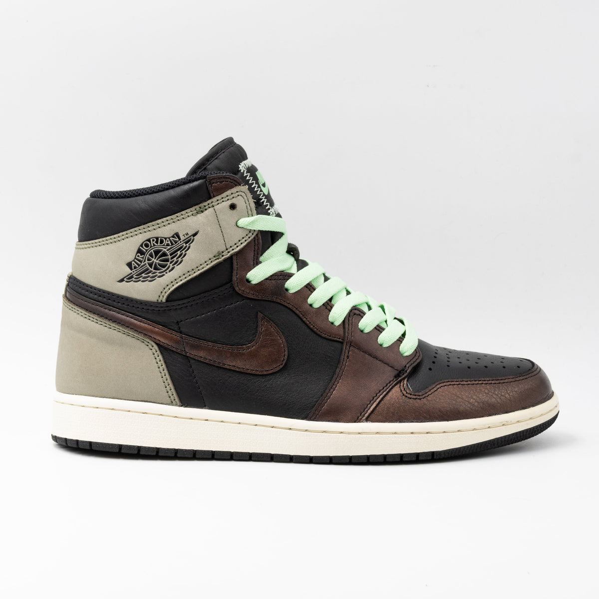 Air Jordan 1 Retro High Light Army Rust Shadow Patina