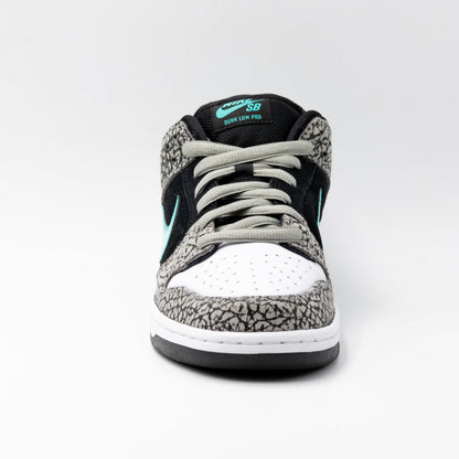 Nike Dunk SB Low atmos Elephant