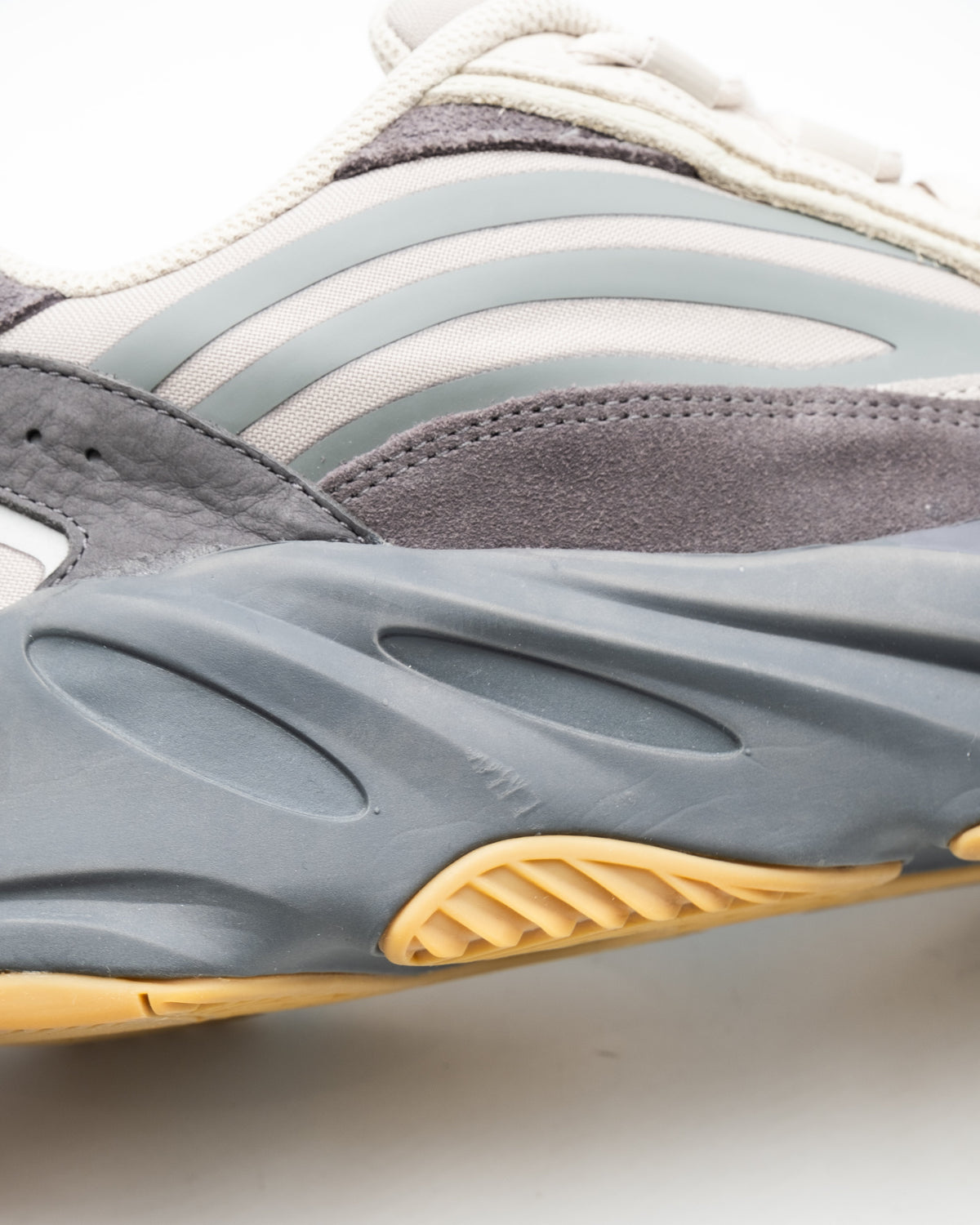 Adidas Yeezy Boost 700 V2 Tephra