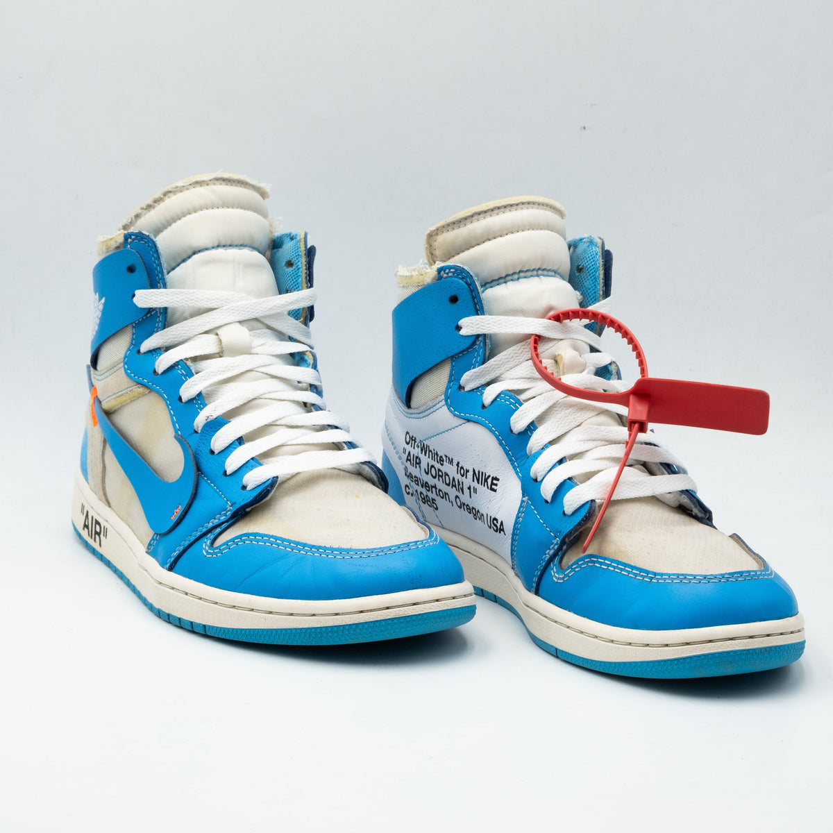 Air Jordan 1 Retro High Off-White University Blue