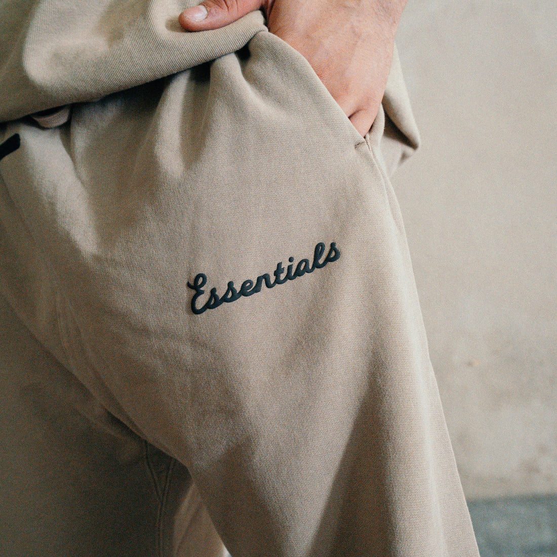 Essentials Sweatpants Faded Dune Training Classic Flare Fear of God