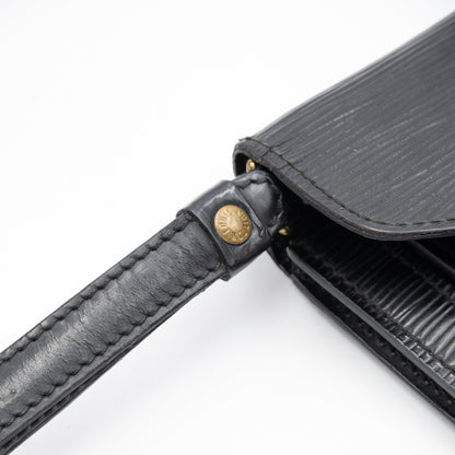 Louis Vuitton Sac Pochette avec Dragonne Cuir Epi Noir