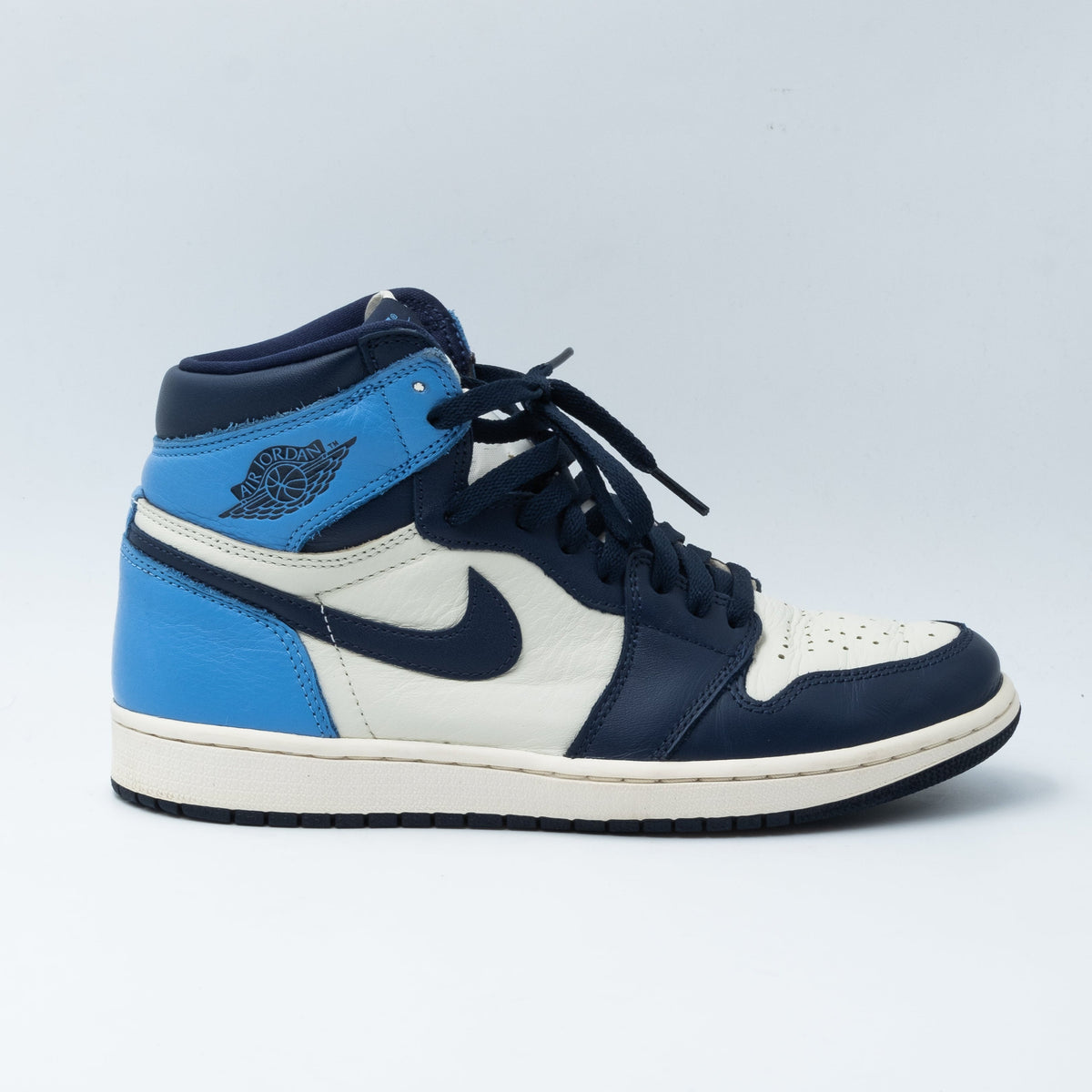 Air Jordan 1 Retro High Obsidian UNC