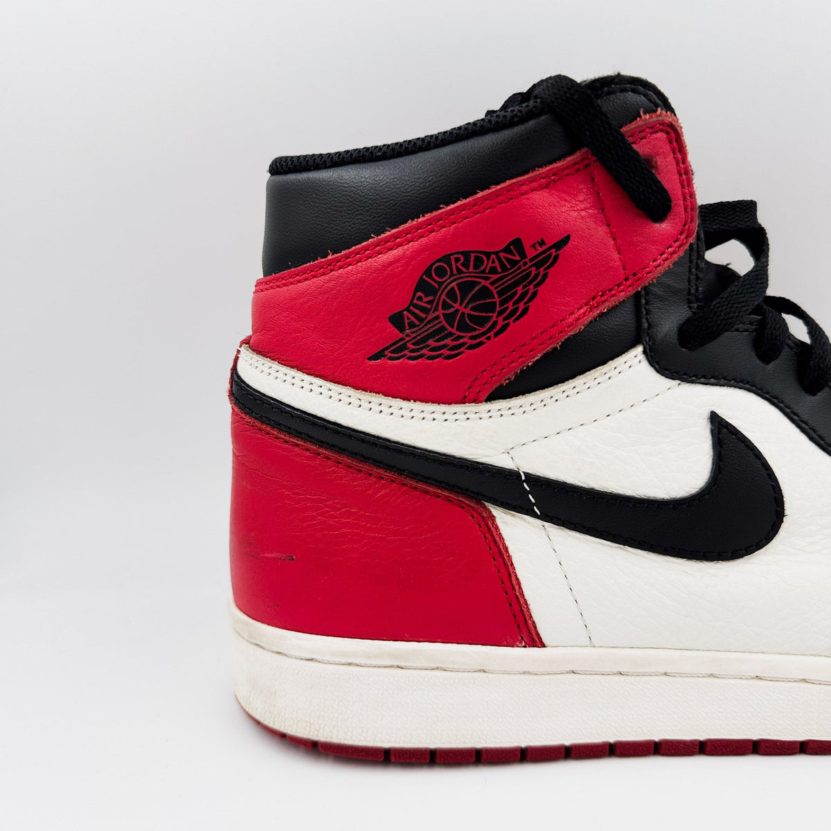 Air Jordan 1 Retro High Bred Toe