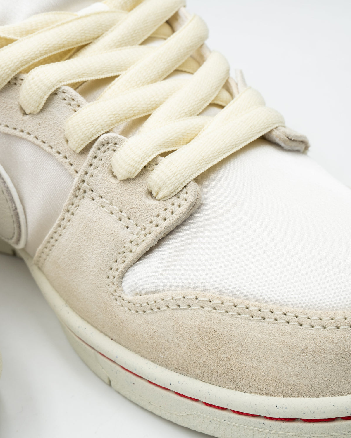 Nike Dunk SB Low City Of Love Os Clair