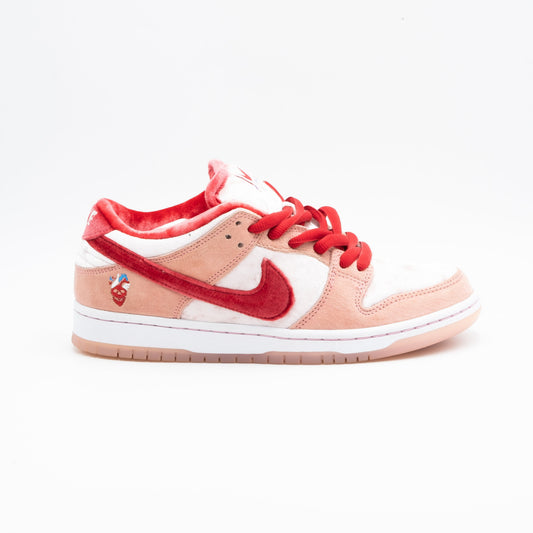Nike Dunk SB Low StrangeLove Skateboards