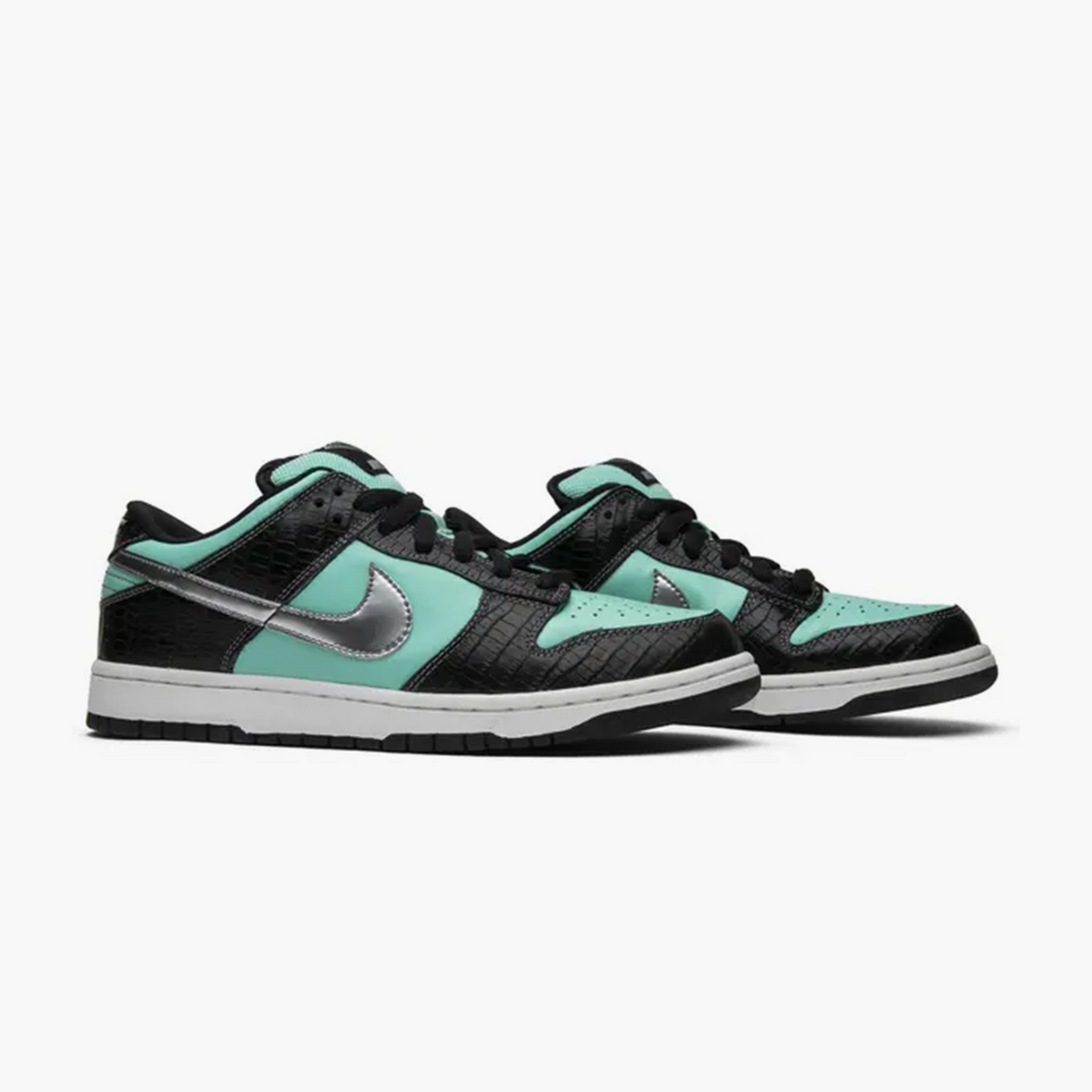 Nike SB Dunk Low Diamond Supply Co.