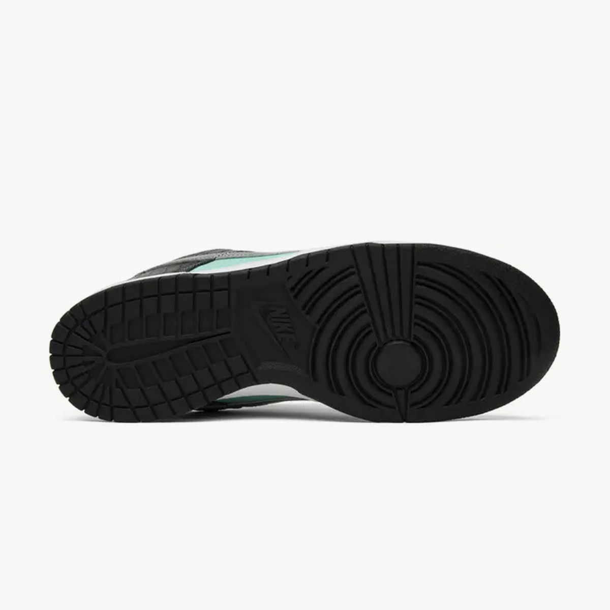 Nike SB Dunk Low Diamond Supply Co.
