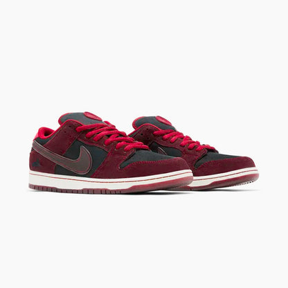 Nike SB Dunk Low Riot Skateshop
