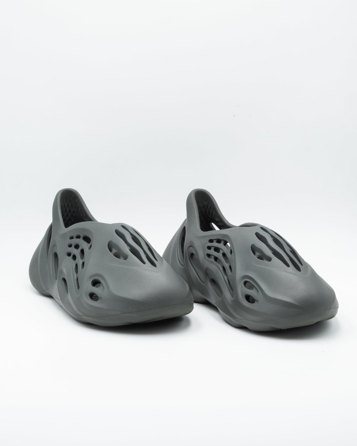Adidas Yeezy Foam RNR Carbon