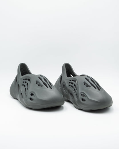 Adidas Yeezy Foam RNR Carbon